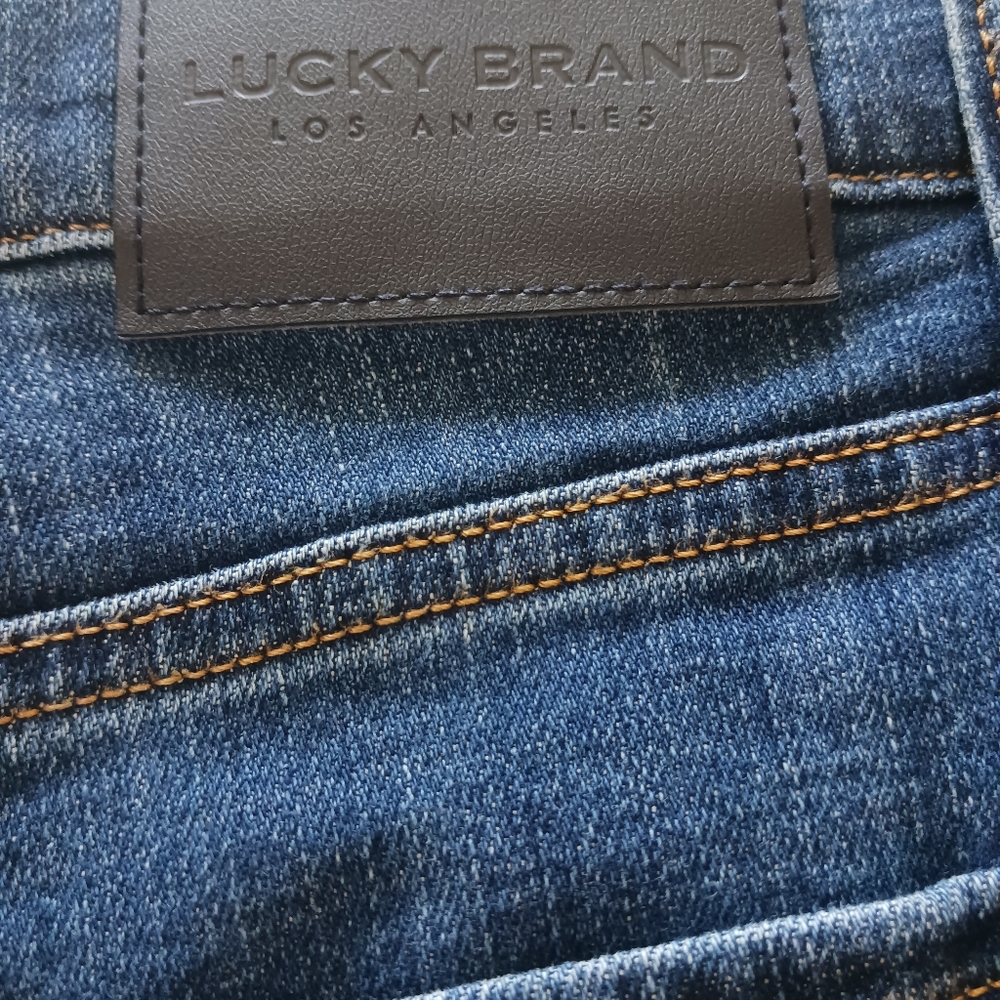 Men's Lucky Brand Blue Jeans 221 Straight 38W x 32L preowned - Picture 4 of 7